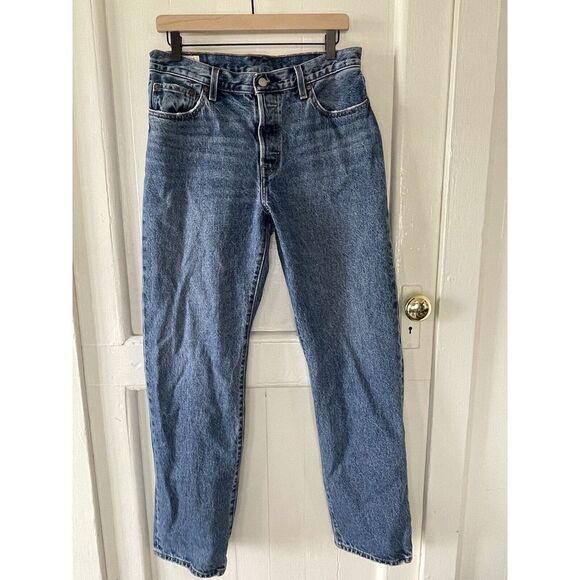 Levi's 501s Premium Denim Jeans 29x32 Medium‎ Wash Timeless Classic - Picture 1 of 9